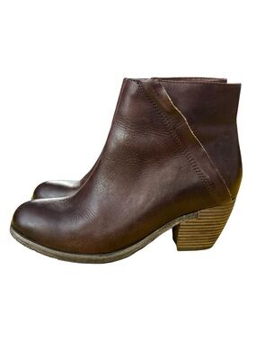 Antelope Brown Leather Ankle Booties with Stacked Heel